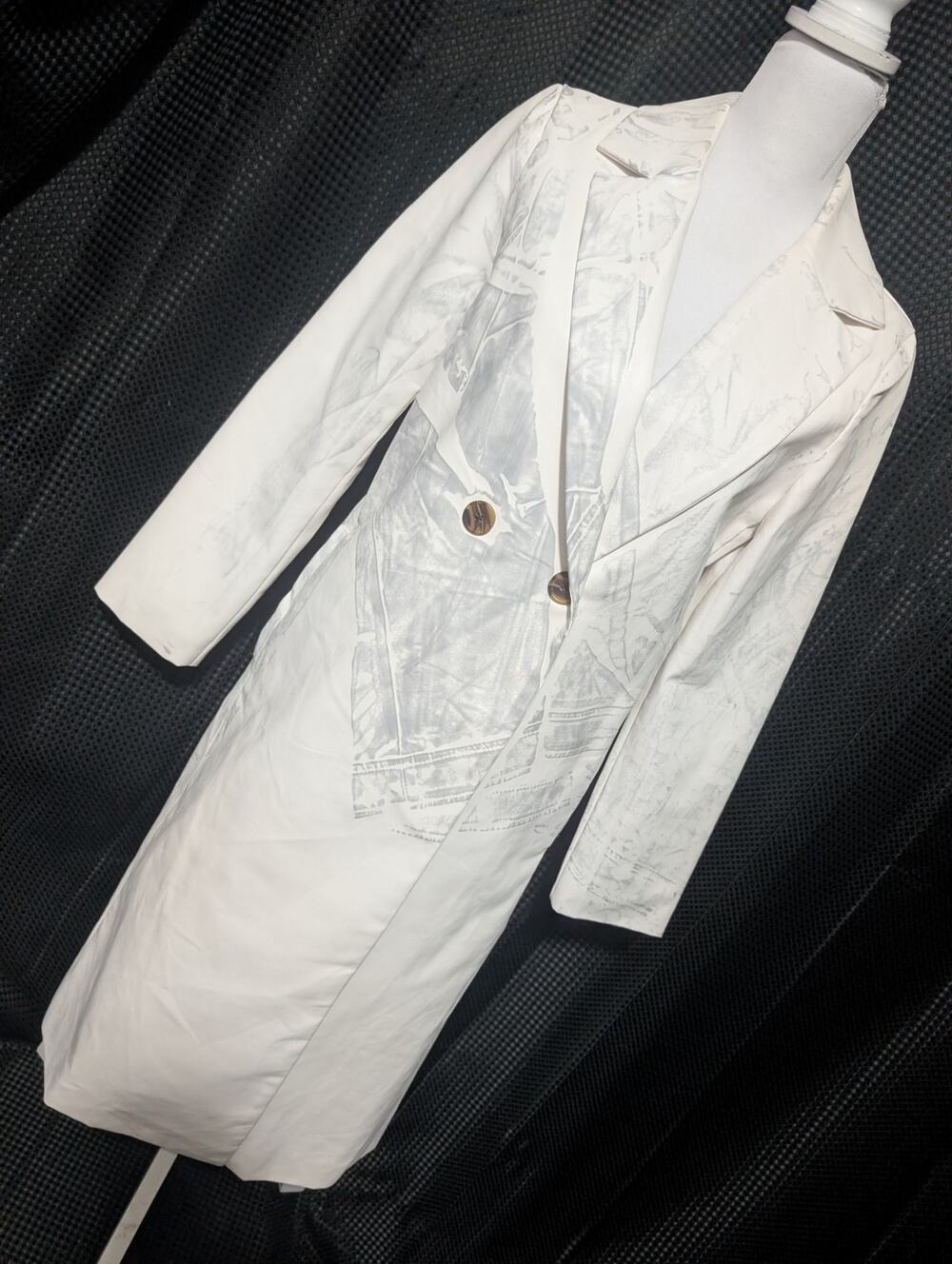 FOREVER 21! EGGSHELL WHITE VEGAN LEATHER W/GRAY ABSTRACT RELIEF JACKET, COAT! S